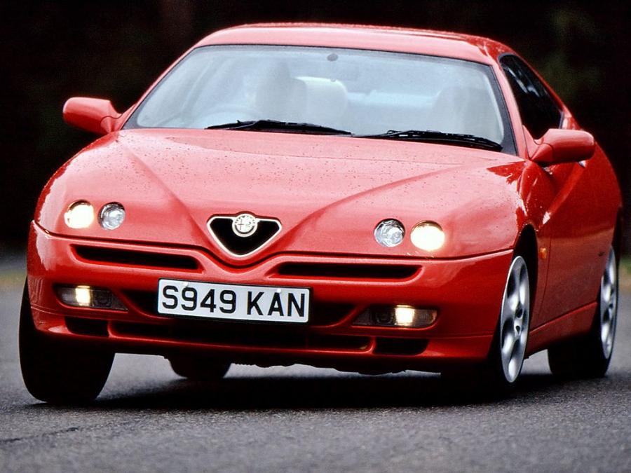  Alfa Romeo GTV (916C) 1998 года  (UK) (фото 10 из 10)